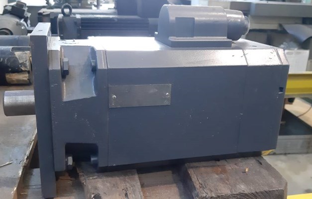 MOTORE SIEMENS tipo 1FT60848AC713AGO usato 